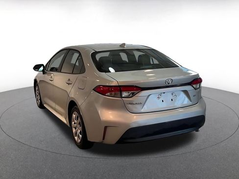Used 2025 Toyota Corolla LE image 11