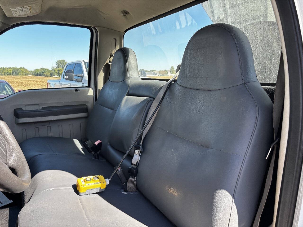 Used 2008 Ford F550 4x4 Regular Cab Super Duty image 15
