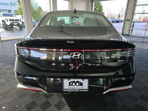 New 2025 Hyundai Sonata Limited image 5