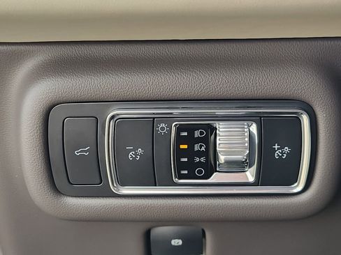 Used 2024 Lincoln Nautilus Black Label AWD/4WD image 23