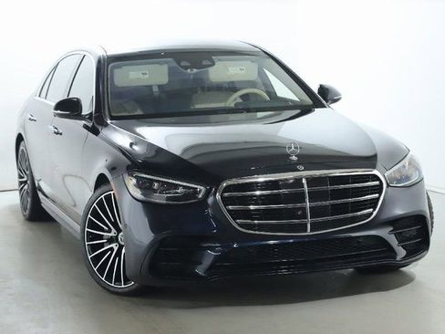 Used 2022 Mercedes-Benz S 580 4MATIC Sedan image 2