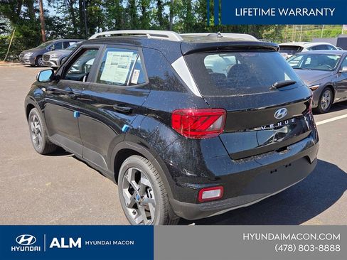 New 2026 Hyundai Venue SEL FWD image 4