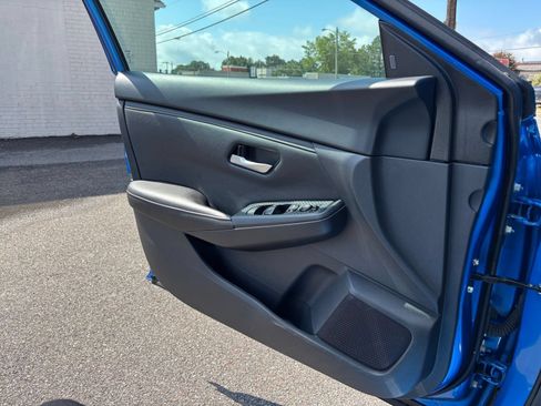 Used 2025 Nissan Sentra SV FWD image 18