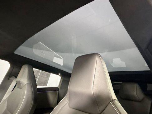 Used 2024 Tesla Cybertruck AWD Crew Cab image 6