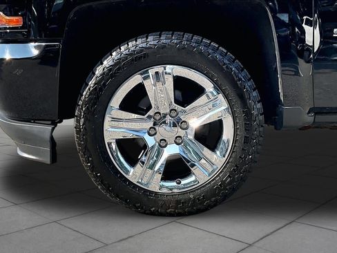 Used 2018 Chevrolet Silverado 1500 Custom w/ Trailering Package AWD/4WD image 11