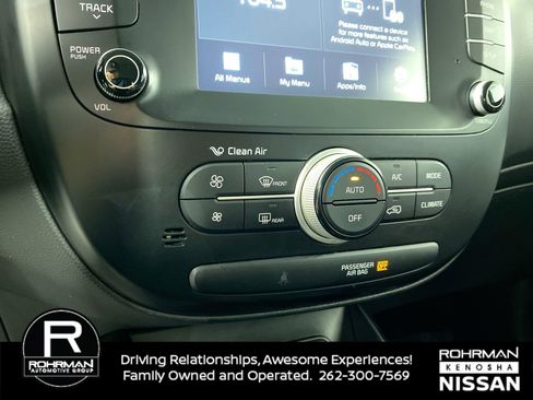 Used 2018 Kia Soul + image 9