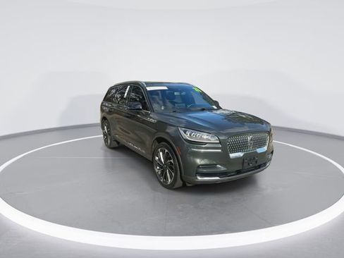 Used 2023 Lincoln Aviator Reserve w/ Equipment Group 201A image 2