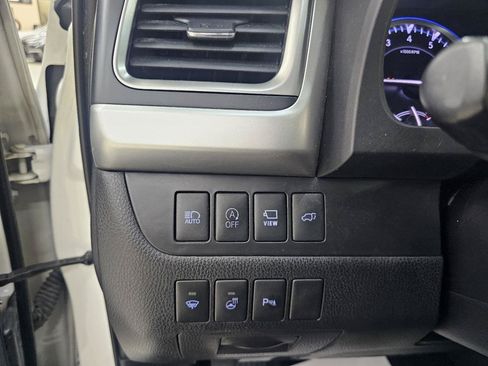 Used 2019 Toyota Highlander Limited Platinum FWD image 37