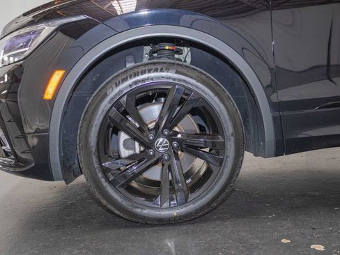 Used 2023 Volkswagen Tiguan SE R-Line AWD/4WD image 8
