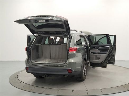 Used 2019 Toyota Highlander XLE image 15