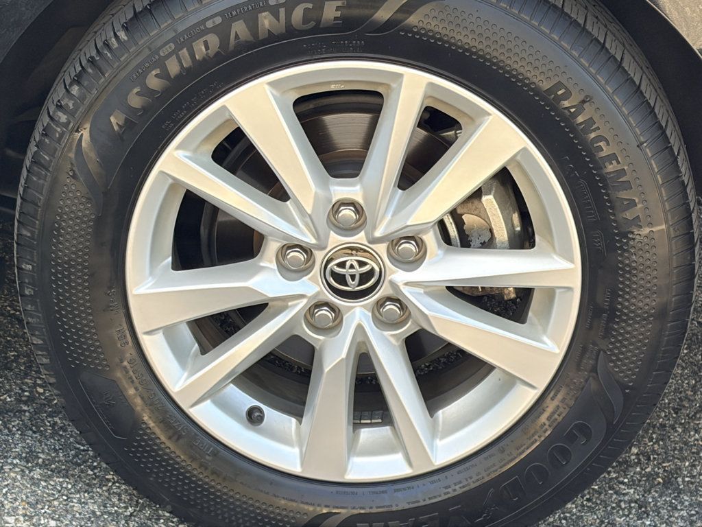 Used 2025 Toyota Camry LE FWD image 9