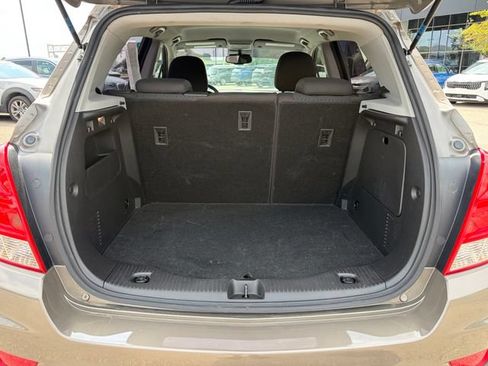 Used 2021 Chevrolet Trax LS FWD image 11