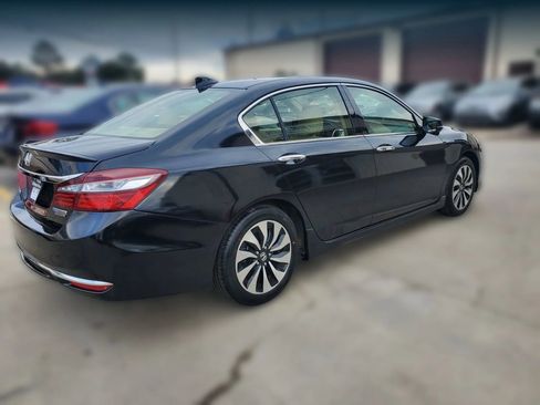 Used 2017 Honda Accord Touring image 16