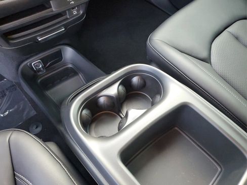 New 2026 Chrysler Pacifica Select AWD/4WD image 26