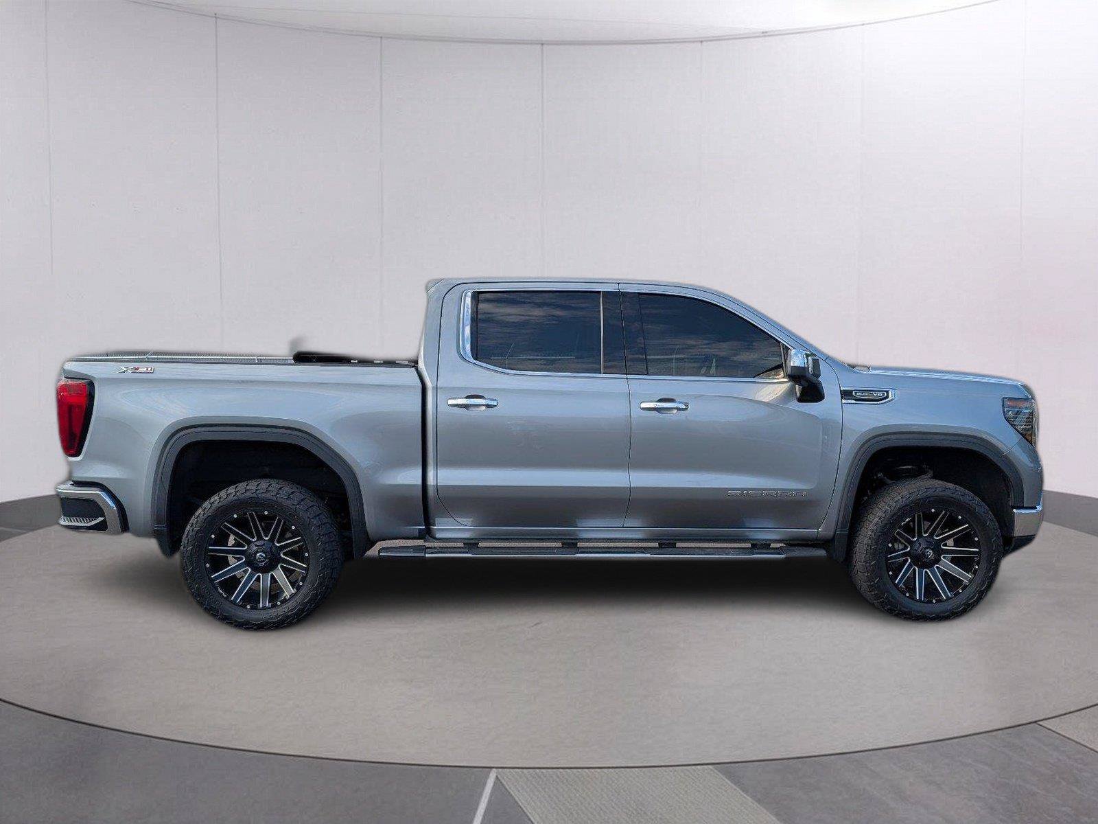 Used 2023 GMC Sierra 1500 SLT w/ SLT Premium Package AWD/4WD image 8