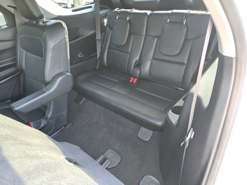 Certified 2022 Ford Explorer Limited w/ Equipment Group 301A image 7