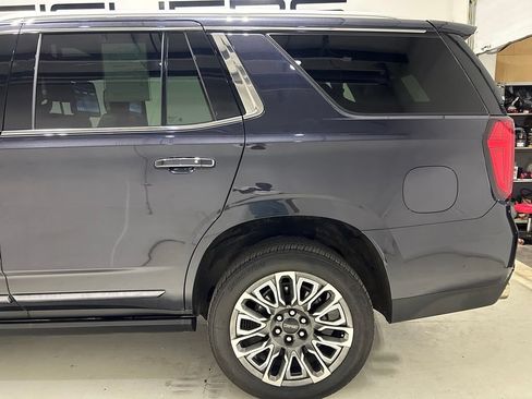 Used 2023 GMC Yukon Denali Ultimate AWD/4WD image 4
