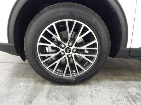 New 2025 Ford Escape SE FWD image 11