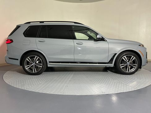 Used 2026 BMW X7 xDrive40i w/ M Sport Package AWD/4WD image 7