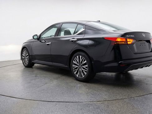 Used 2025 Nissan Altima 2.5 SV image 6