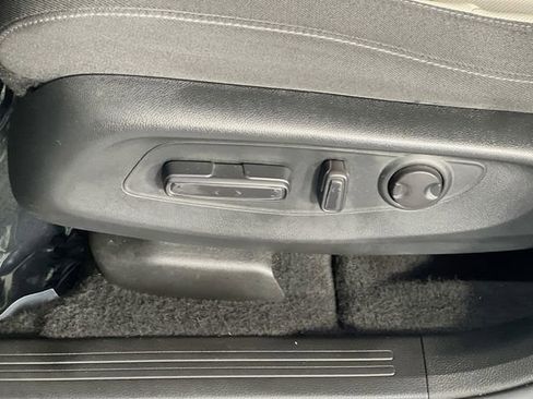 Used 2023 Honda CR-V EX image 13