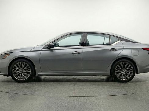Used 2025 Nissan Altima 2.5 SV image 5