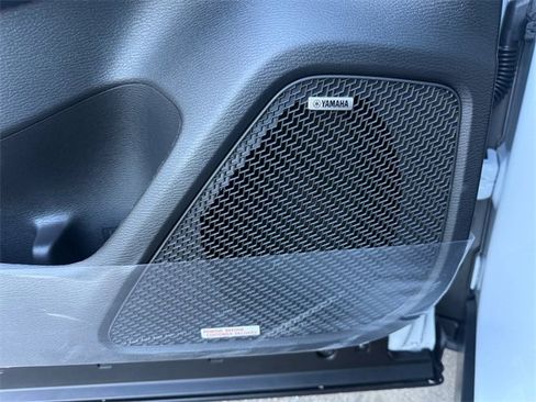 New 2026 Mitsubishi Outlander SE image 13