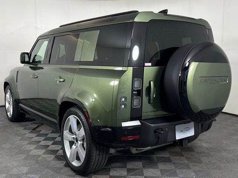New 2026 Land Rover Defender 110 X-Dynamic SE image 4