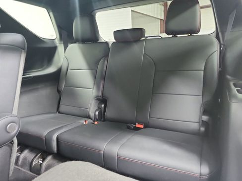Used 2025 Chevrolet Traverse Z71 AWD/4WD image 38