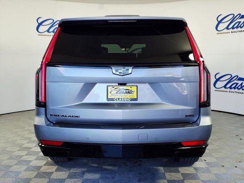 Used 2023 Cadillac Escalade Sport Platinum w/ LPO, ONYX Package image 4