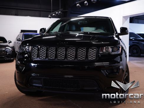 Used 2019 Jeep Grand Cherokee Altitude RWD image 1