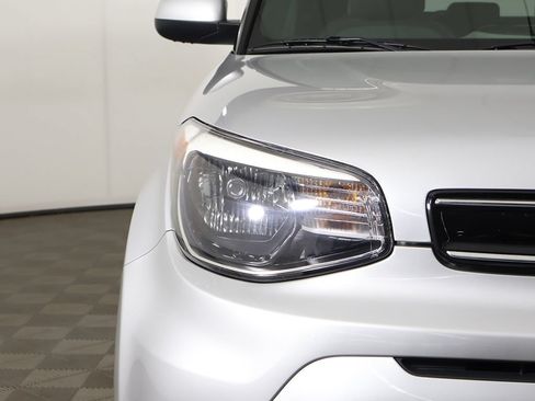 Used 2017 Kia Soul + FWD image 10