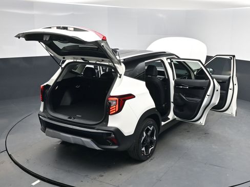 New 2026 Kia Seltos S FWD image 25
