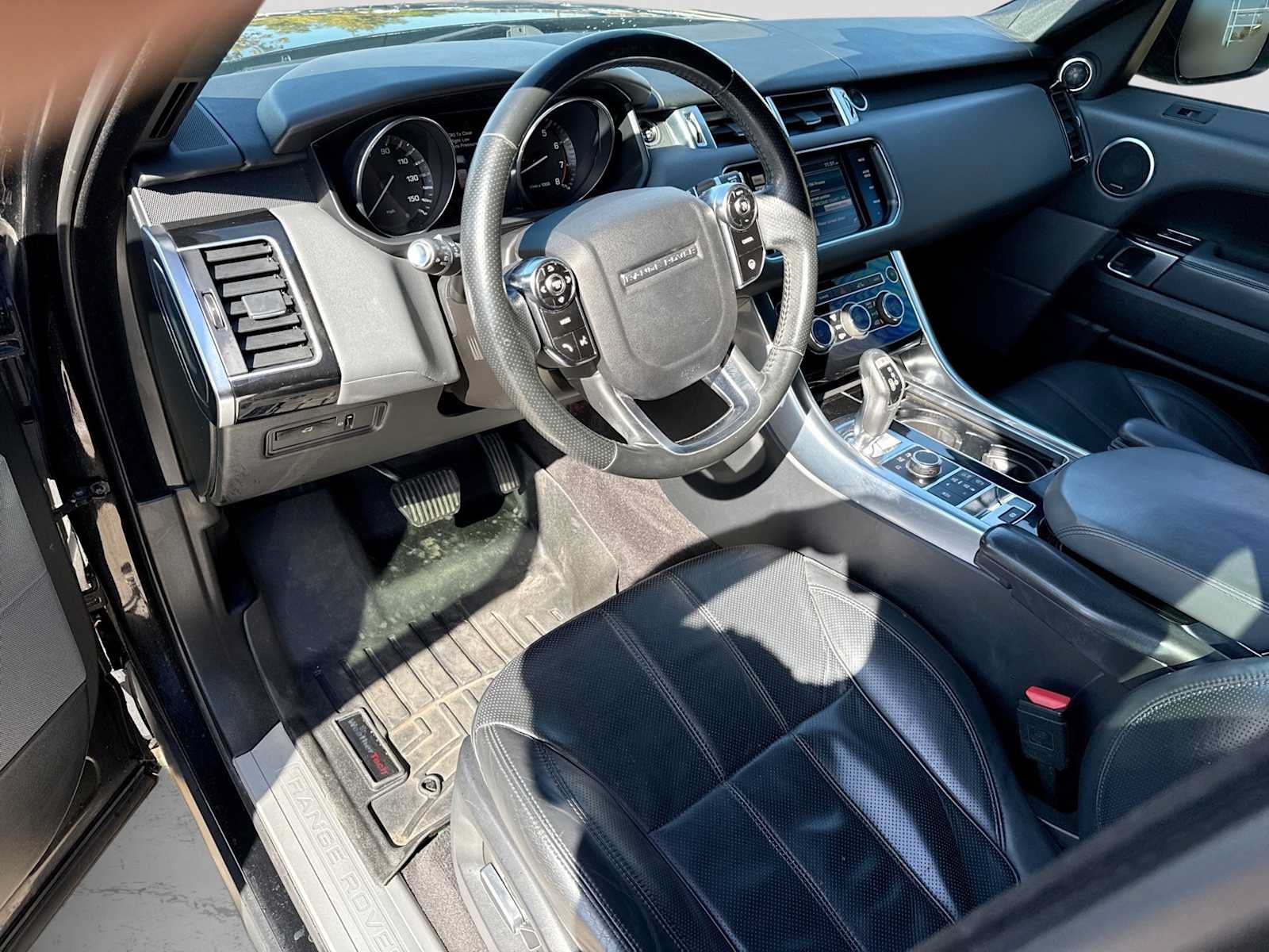 Used 2015 Land Rover Range Rover Sport HSE AWD/4WD image 2