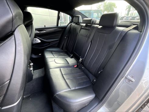 Used 2018 BMW M5 w/ Executive Package image 26