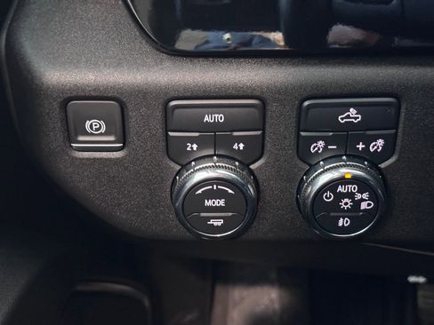 Certified 2023 GMC Sierra 1500 Elevation image 25