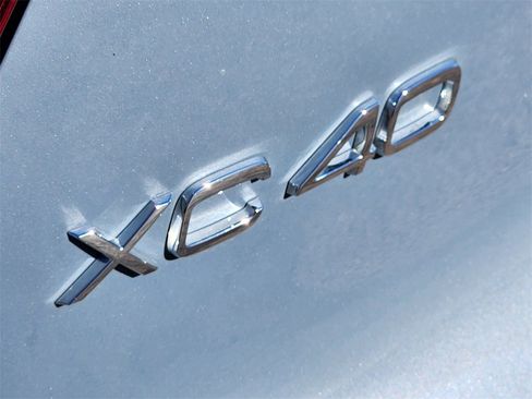 Used 2023 Volvo XC40 B5 Ultimate image 30