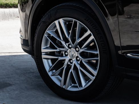 Used 2024 Acura MDX SH-AWD w/ Advance Package image 9