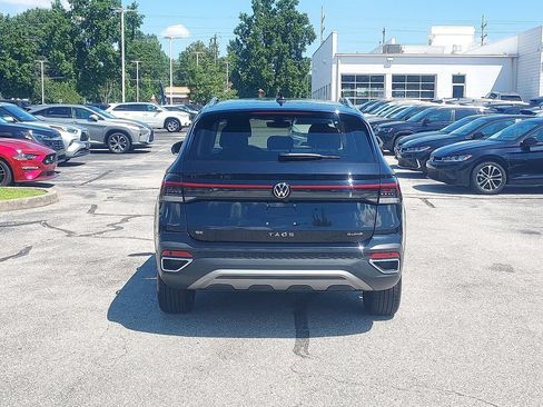 Certified 2025 Volkswagen Taos SE AWD/4WD image 6