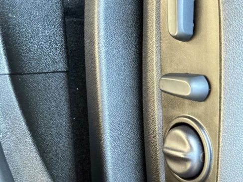 Certified 2022 Chevrolet Equinox RS w/ Infotainment Package image 17