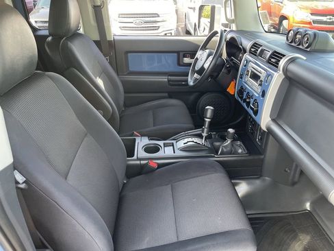 Used 2013 Toyota FJ Cruiser 4WD w/ Upgrade Pkg image 14