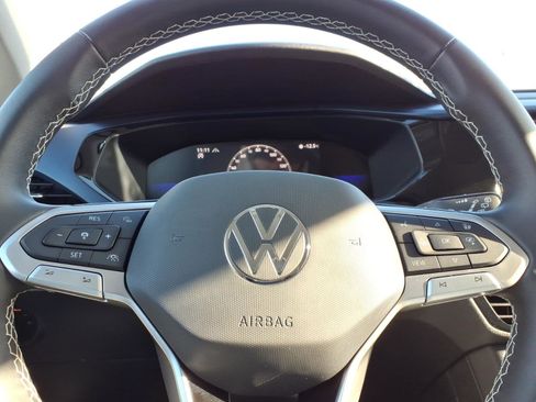 Used 2023 Volkswagen Taos SE image 27