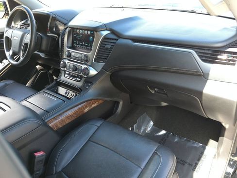 Used 2017 Chevrolet Suburban Premier RWD image 26
