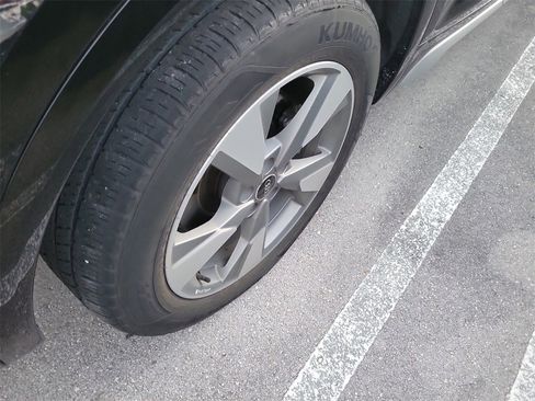 Used 2023 Audi Q5 2.0T Premium w/ Convenience Package image 10