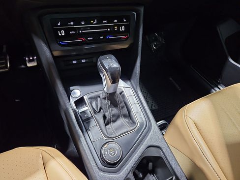 Certified 2022 Volkswagen Tiguan SE R-Line AWD/4WD image 22