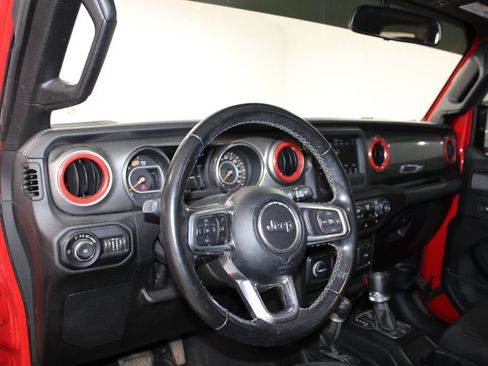 Used 2021 Jeep Wrangler Unlimited Sahara AWD/4WD image 18