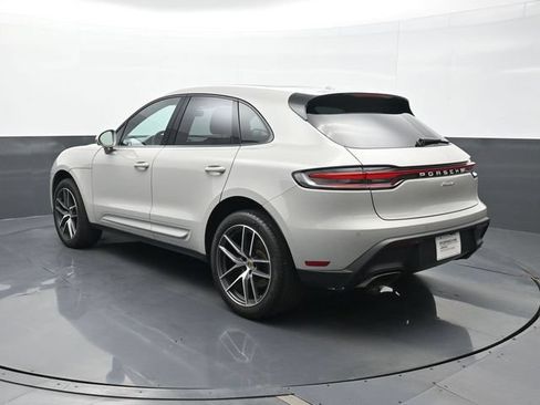 Certified 2024 Porsche Macan AWD/4WD image 3