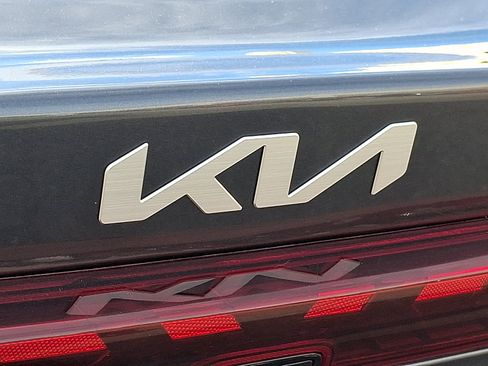 Used 2023 Kia K5 LXS image 29