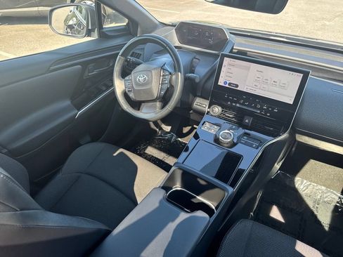 Used 2024 Toyota bZ4X FWD image 20