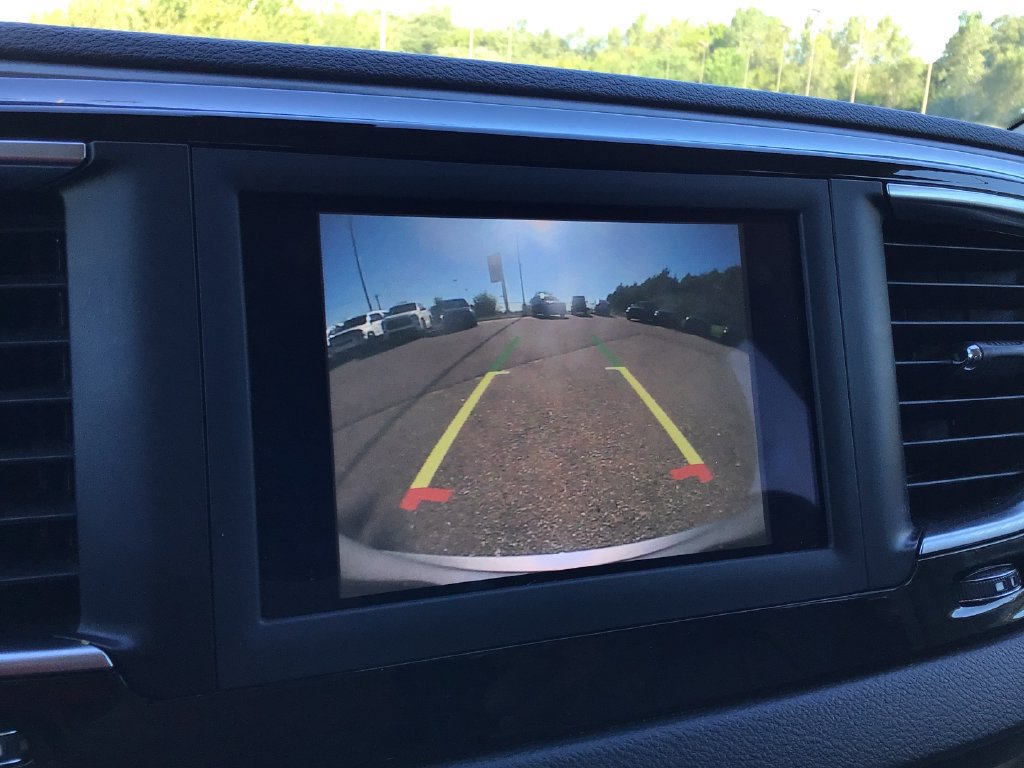Used 2020 Chrysler Pacifica Touring-L FWD image 21